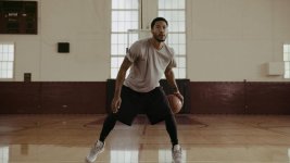 Derrick_Rose.00_03_37_00.Still006.jpg Derrick_Rose.00_03_37_00.Still006.jpg