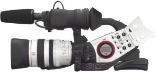 canon-xl2.left.master.1576684641045.jpg