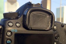 tape-covering-canon-5d-mk-iii-viewfinder_close.jpg
