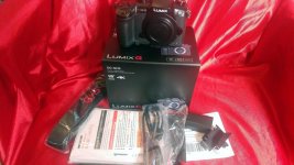 Camera w_box02.jpg