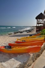 BoatsOnBeach.jpg BoatsOnBeach.jpg