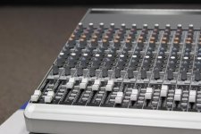 Mackie Mixer 2.jpg