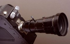 KineRAW-S8p_with_Angenieux_Zoom_Sony_plug_in_power_microphone_001E_960.jpg