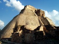 uxmal-pyramid-cc-mexicanwave.jpg