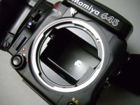 mamiyafrontno lense.jpg