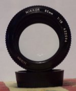 85mmF18FrontS.jpg 85mmF18FrontS.jpg