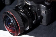 canon-tilt-lens.jpg