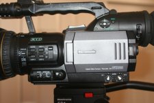 dvx100b_1.jpg