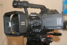 DVX100B-3.jpg