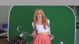 girl green screen before_00142.jpg girl green screen before_00142.jpg