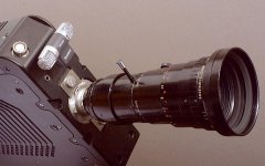 KineRAW-S8p_with_Angenieux_Zoom_Sony_plug_in_power_microphone_001E_480.jpg
