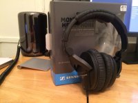 headphones1.jpg
