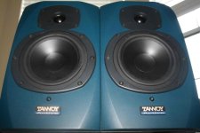 speakers.jpg speakers.jpg