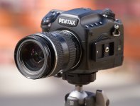 Pentax_645D_tripod.jpg Pentax_645D_tripod.jpg