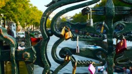 Locks On Bridge Wide.jpg Locks On Bridge Wide.jpg