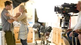 revolutionary_road_leonardo_dicaprio_kate_winslet_production_1.jpg