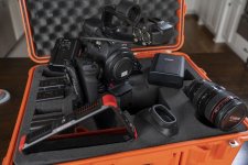 C100 Mark II package_2.jpg