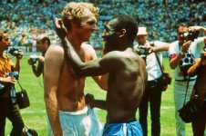 Pele-Bobby-Moore.jpg
