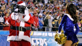 pg2_a_santa_sy_576.jpg